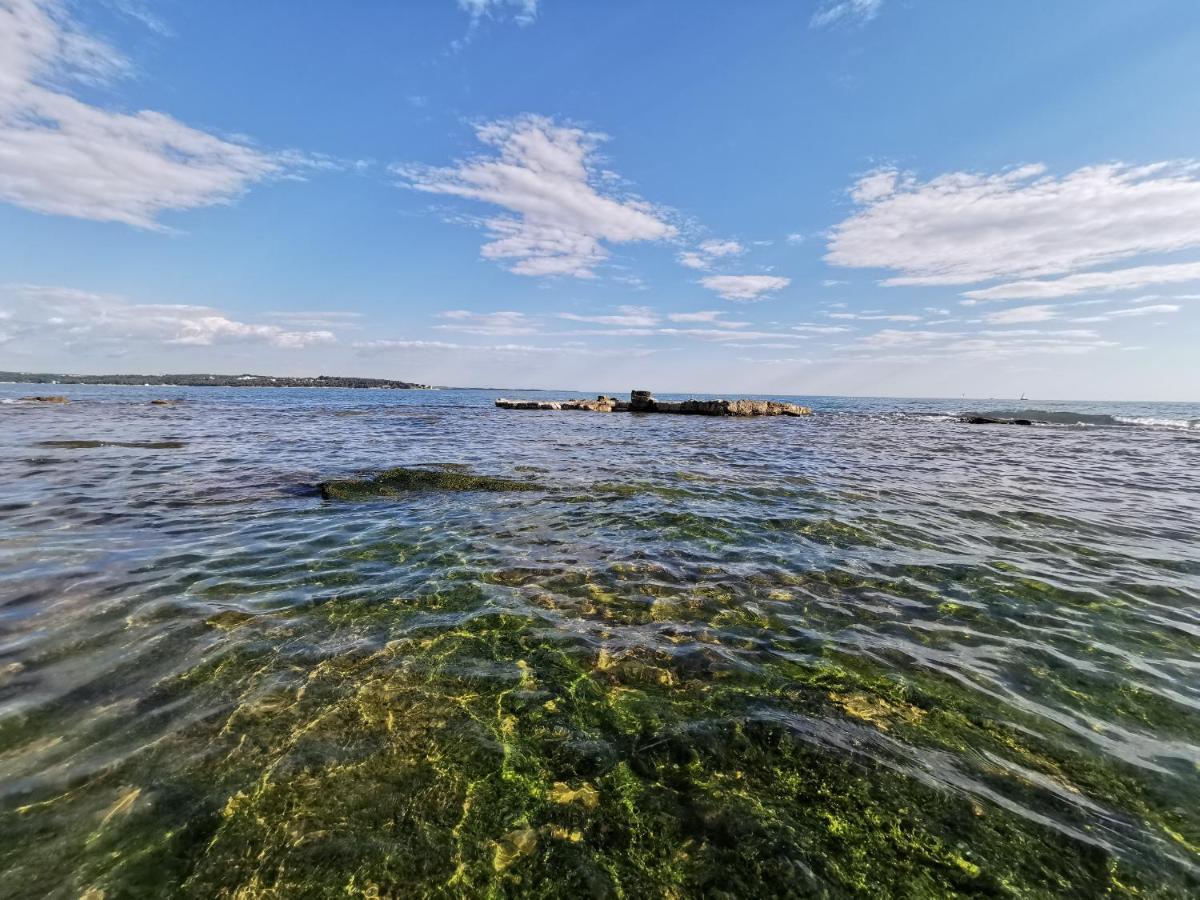 Emily Deluxe Superior 5 Star Studio Apartment, Your Piece Of Heaven With Sea & Park View Novigrad Istria المظهر الخارجي الصورة